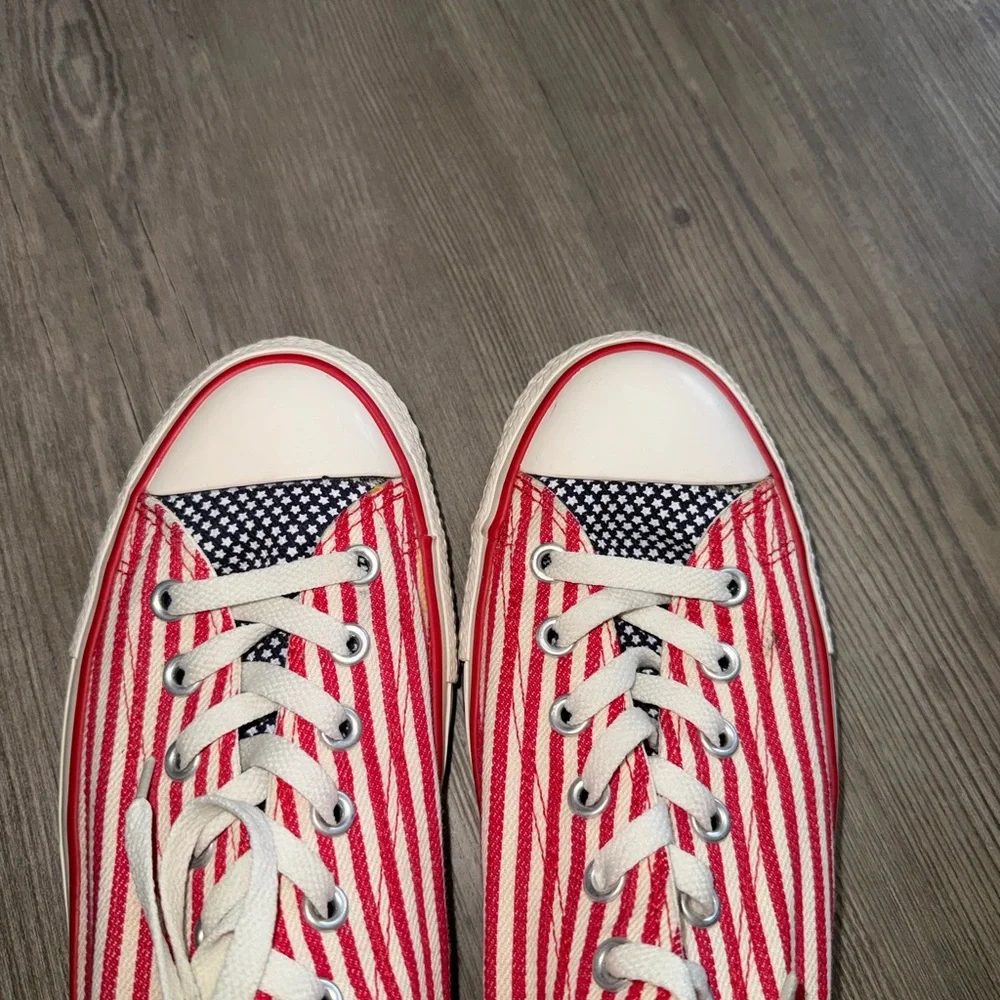 Converse Red and White Striped with Blue Stars Canvas Shoes Men’s size 10.5 - Picture 6 of 10